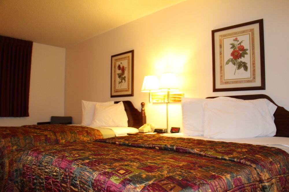 Westbridge Inn And Suites Centerville Екстериор снимка